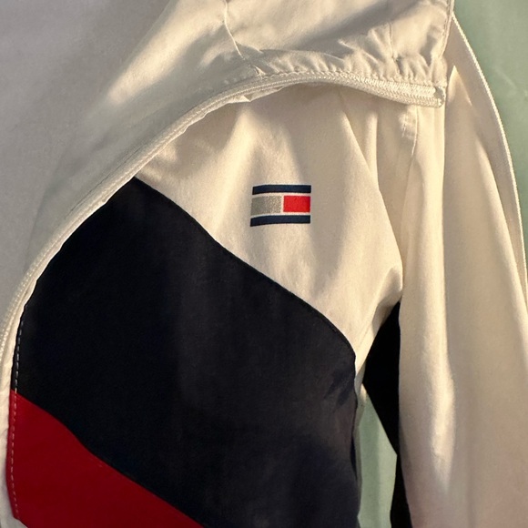 Tommy Hilfiger Sport white lightweight hooded jacket, size small - Picture 2 of 4